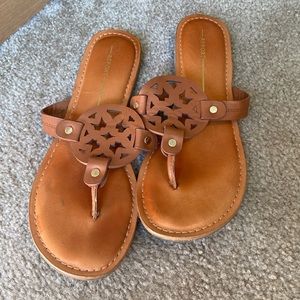 Report sandals